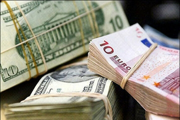 قیمت دلار و یورو ۲۳ بهمن ۱۴۰۱ روی تابلوی صرافی‌ها
