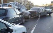 له شدن چهار خودرو درپی تصادف زنجیره ای در اتوبان تهران-کرج + فیلم
