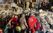 نجات زن خوش شانس از زیر آوار زلزله ترکیه پس از یک هفته + فیلم