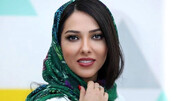 لباس عجیب و خنده دار بازیگر زن ایرانی در مکانی عمومی! + عکس