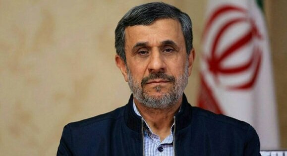 تصاویری از ماشین احمدی نژاد در پارکینگ بهزیستی جنجال ساز شد