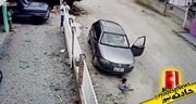 ویدیو دلخراش از لحظه عبور خودرو از روی سر کودک خردسال