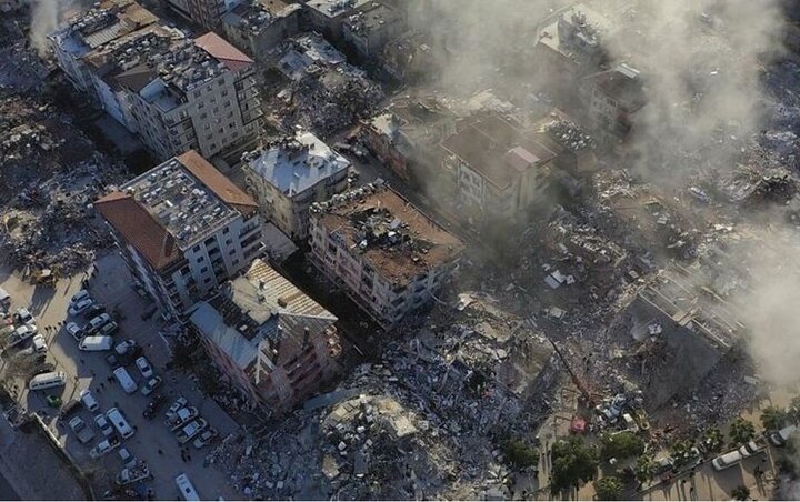 گریه های مجری زن شبکه CNN پس از زمین لرزه جدید ترکیه + فیلم