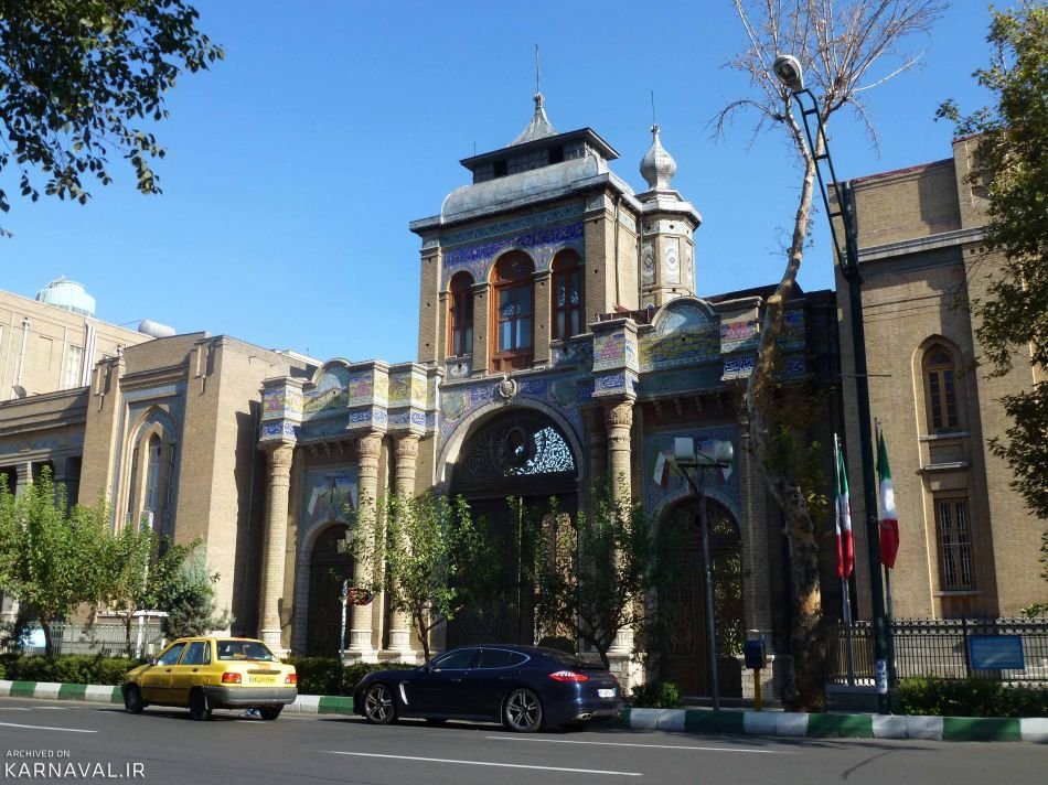 سردر باغ ملی چه ویژگیهای جذابی دارد؟