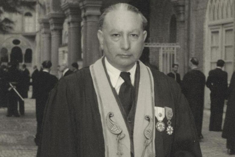 خانه مقدم تهران متعلق به چه کسی است؟