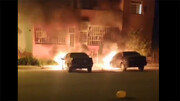 آتش زدن عجیب ۲ ماشین پژو ۴۰۵ و سمند در مسکن مهر گچساران + فیلم