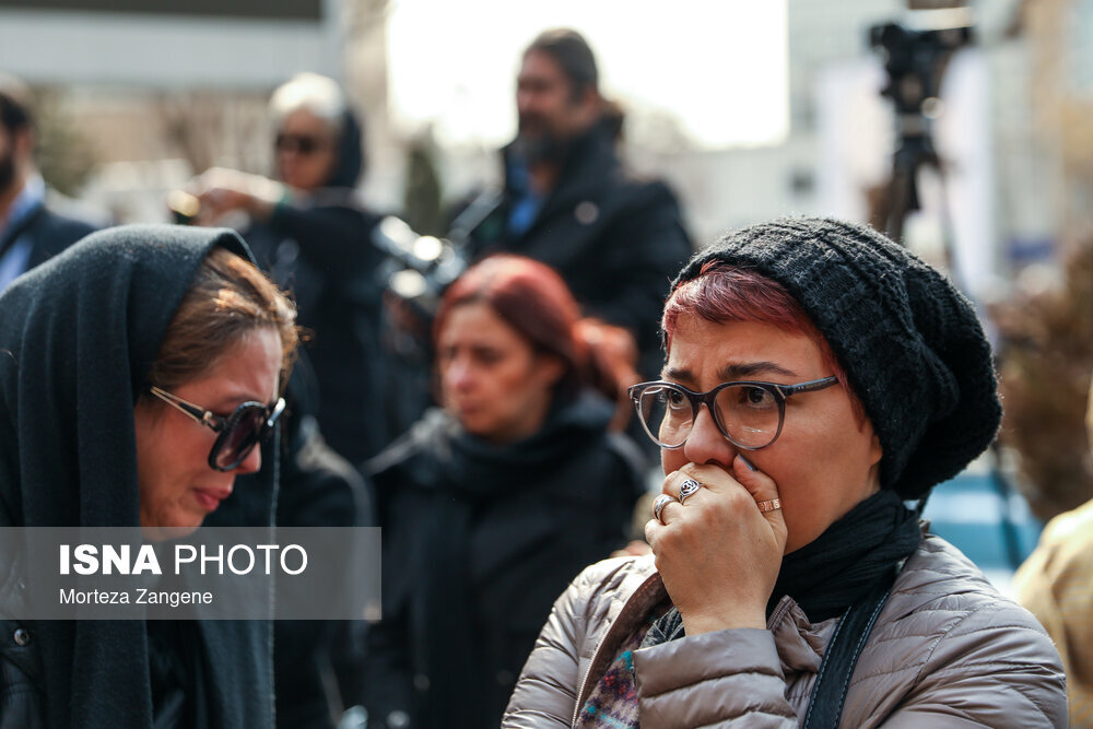 گزارش تصویری از مراسم تشییع «شهرام عبدلی» در خانه هنرمندان و بهشت زهرا
