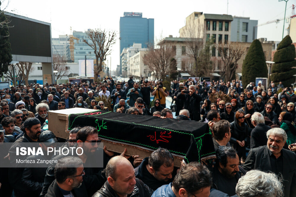 گزارش تصویری از مراسم تشییع «شهرام عبدلی» در خانه هنرمندان و بهشت زهرا