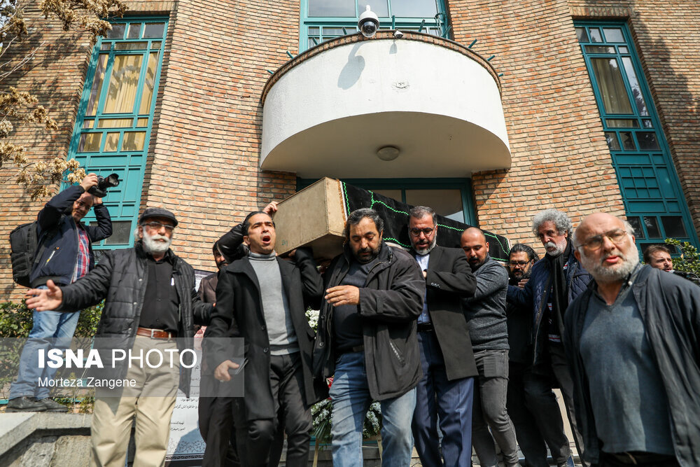 گزارش تصویری از مراسم تشییع «شهرام عبدلی» در خانه هنرمندان و بهشت زهرا