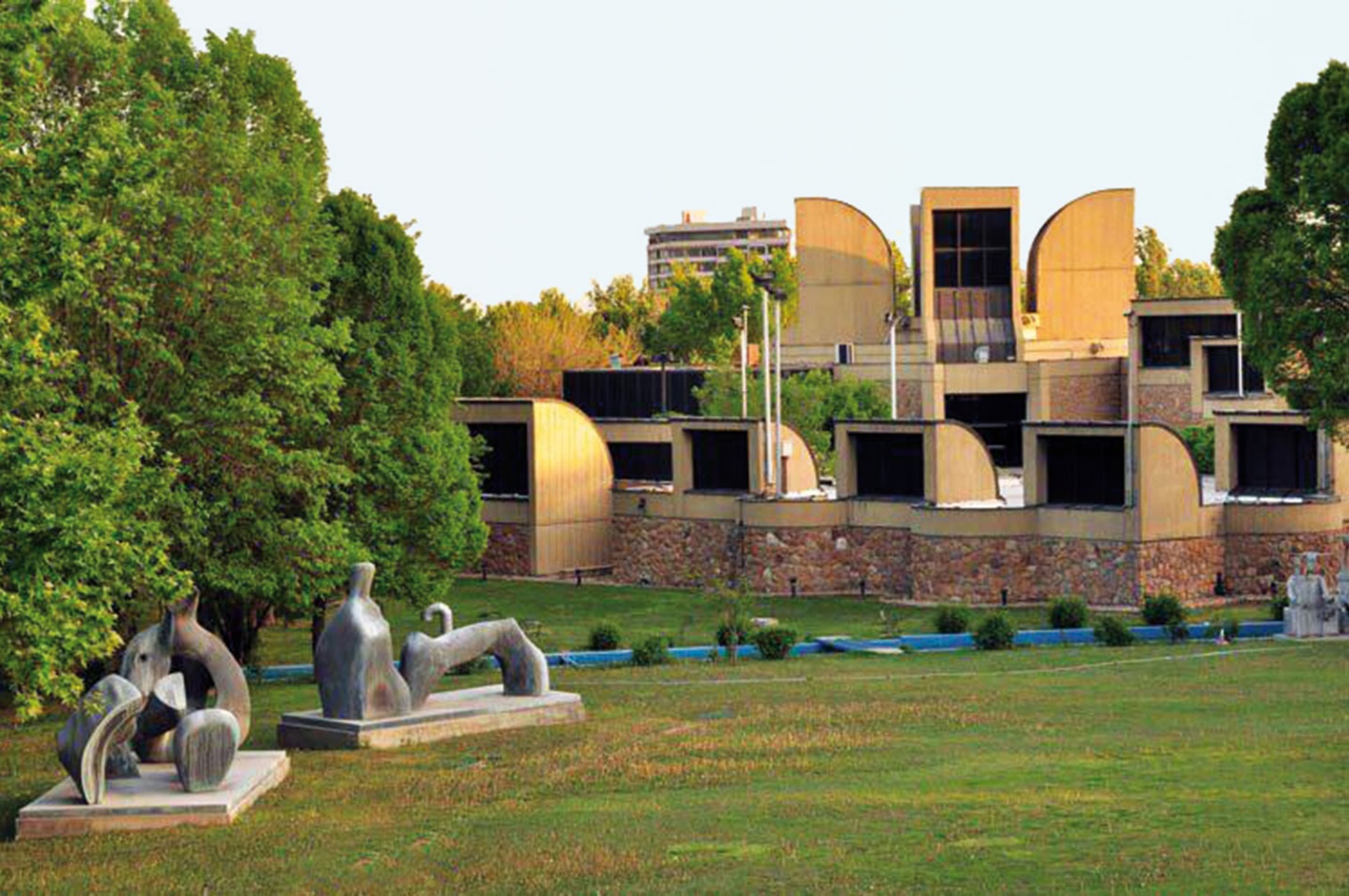 موزه هنرهای معاصر تهران کجا قرار دارد؟