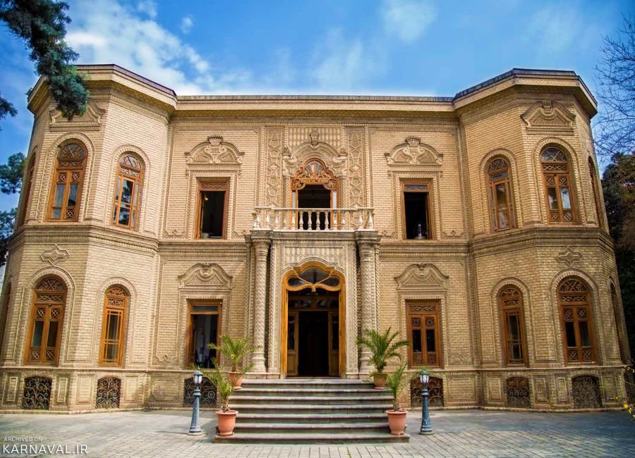 درباره موزه آبگینه و سفالینه ایران چه می‌دانید؟