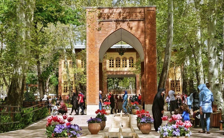از جاذبه‌های تماشایی تا امکانات باغ ایرانی تهران