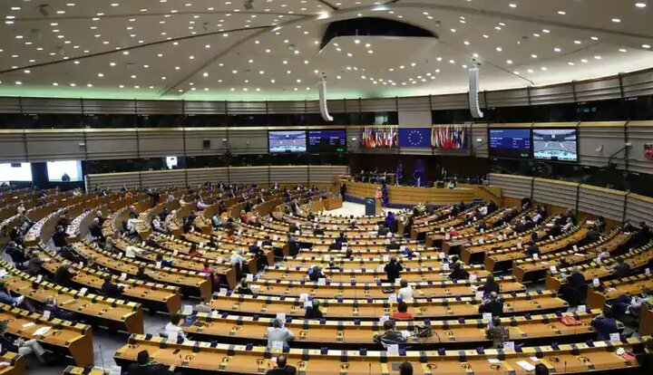 دخالت رسمی پارلمان اروپا در موضوع مسمومیت دانش‌آموزان