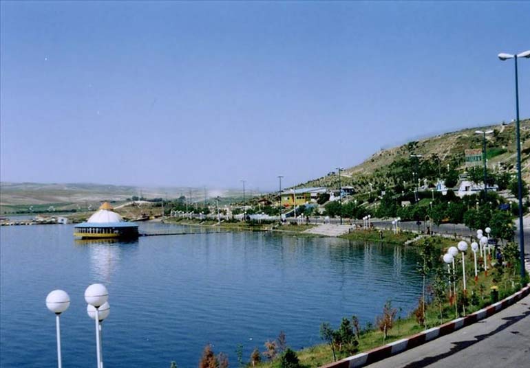عمق دریاچه شورابیل چقدر است؟