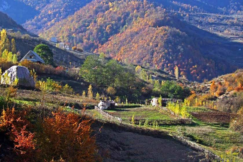 روستای زیارت گرگان؛ بهشتی آرام در میان مه