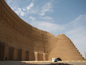 یخدان مویدی در کدام شهر است؟