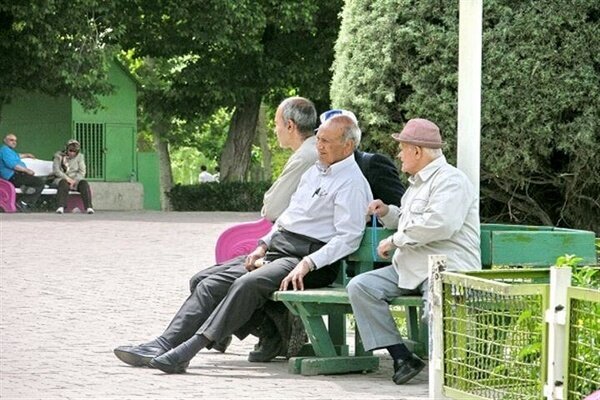 خبر خوش برای بازنشستگان/  حقوق این گروه از بازنشستگان در ۱۴۰۲ افزایش می یابد