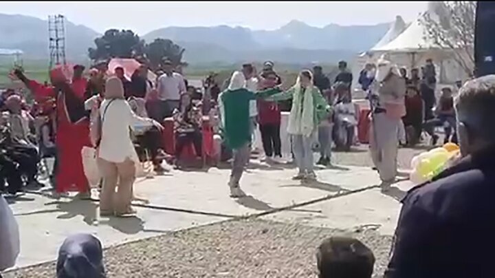 ویدئوی رقص مختلط گردشگران نوروزی در بیستون جنجال به پا کرد / فیلم