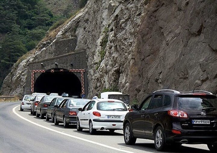 ترافیک شدید در جاده چالوس | محورهای هراز و فیروزکوه ترافیک روان است