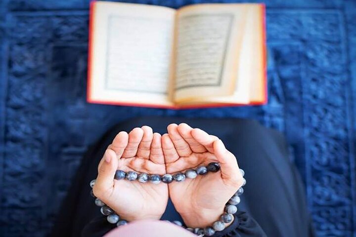 متن دعای روز بیست و هفتم ماه مبارک رمضان + ترجمه فارسی / عکس