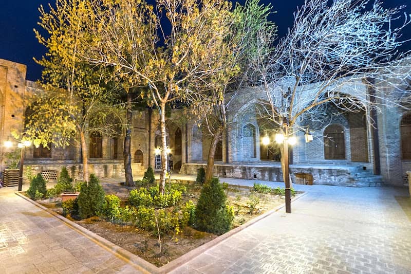 سرای سعدالسلطنه بازار قزوین را حتما ببینید