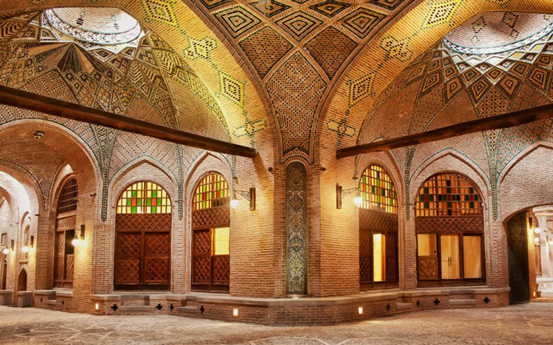 سرای سعدالسلطنه بازار قزوین را حتما ببینید