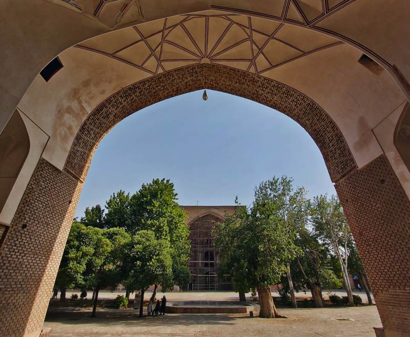 معروف‌ترین مسجد قزوین کدام است؟