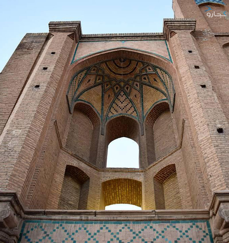 معماری بیهمتای سردر عالی قاپو در خیابان سپه قزوین