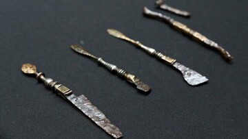 کشف مجموعه ای از ابزارهای پزشکی در یک گور باستانی