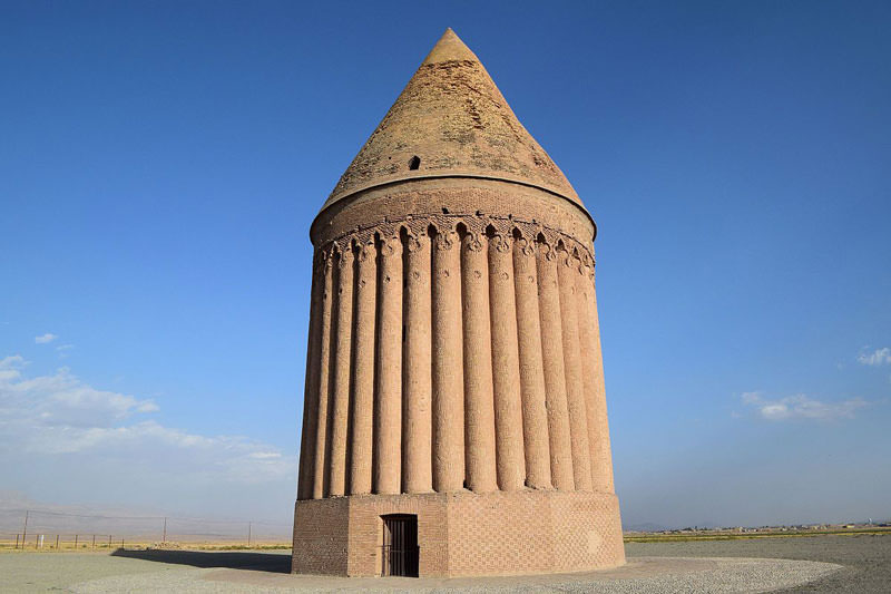 معماری شگفتانگیز برج رادکان مشهد