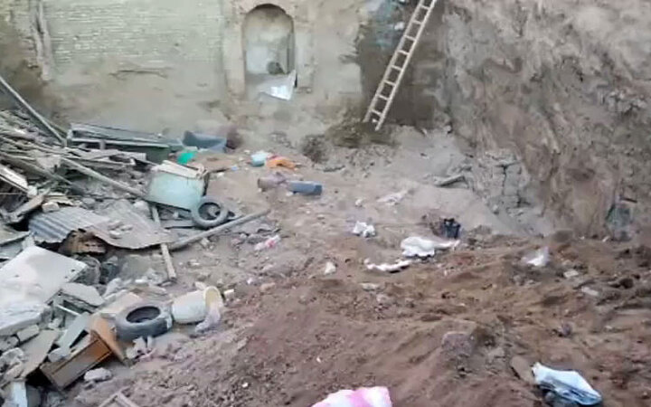 مرگ دلخراش مرد میانسال درپی ریزش ساختمان قدیمی در تهران + فیلم