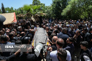 تصاویر دیده نشده از مراسم تشییع پیکر حسام محمودی + اشک بازیگران سینما در خاکسپاری