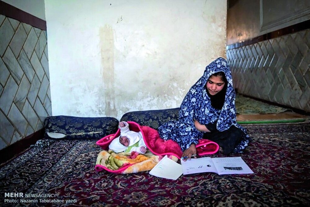پسر ۱۳ساله کرمانی پدر شد/  فرزند بهزاد همیشه بیمار است / تصاویر