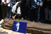 تصاویر غم انگیز از مراسم تشییع و خاکسپاری مرحوم حسین زمان + عکس