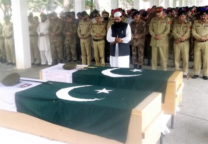 کشته شدن ۳ نیروی امنیتی در حمله انتحاری در پاکستان؛