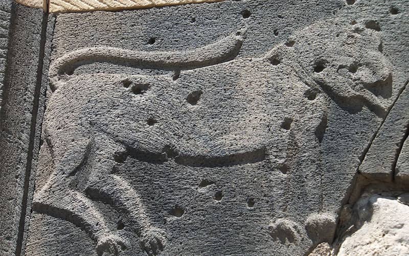 بازدید از معماری درخورتوجه دروازه سنگی خوی