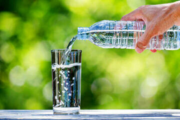 در روزهای گرم سال و تابستان در روز چند لیوان باید آب بخوریم؟
