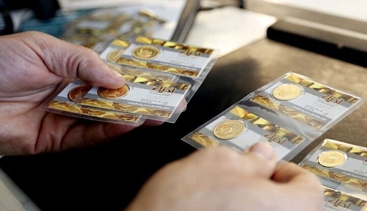 کاهش شدید قیمت سکه و طلا در بازار | قیمت طلای ۱۸ عیار چند؟ 