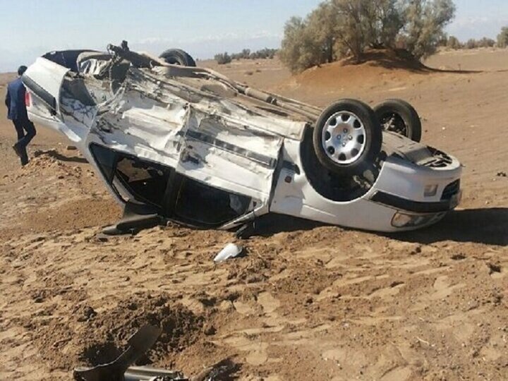 سه کشته و زخمی درپی واژگونی یک خودرو در مهریز یزد + جزییات حادثه