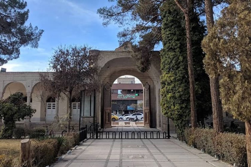 کتابخانه‌ای خاص در کرمان