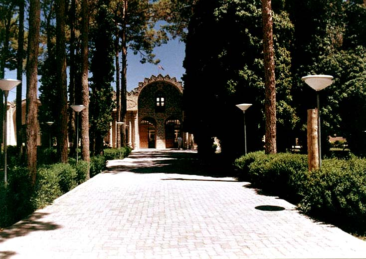 کتابخانهای خاص در کرمان
