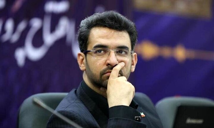 واکنش آذری جهرمی به عدم تغییر ساعات رسمی کشور: چرا عاقل کند کاری که باز آرد پشیمانی؟