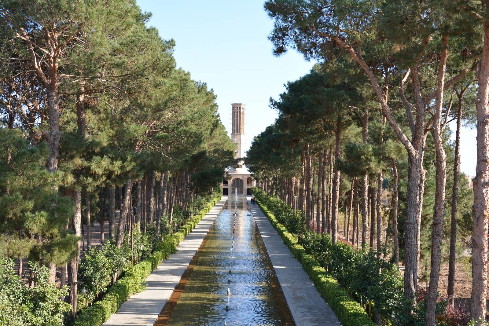 بازدید از معماری باغ دولتآباد یزد