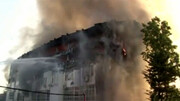 آتش‌ گرفتن هولناک و ریزش کارخانه‌ای در استانبول + فیلم