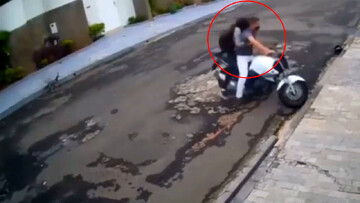 فیلم پربازدید از حرکت جسورانه دختر شجاع موتورسوار در مقابل یک سارق