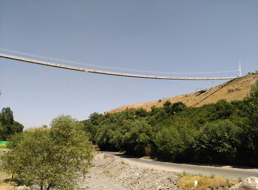پلی معلق در میان طبیعت اردبیل