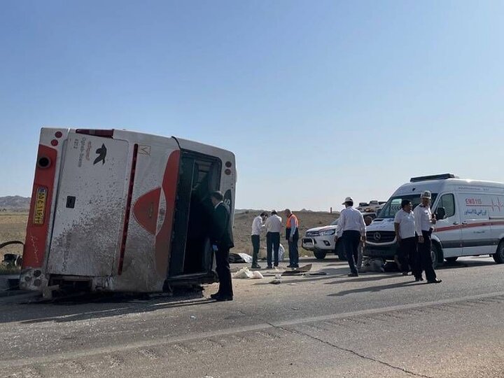 حادثه تلخ برای اتوبوس زائران عراقی در ایران / 5 نفر فوت شدند