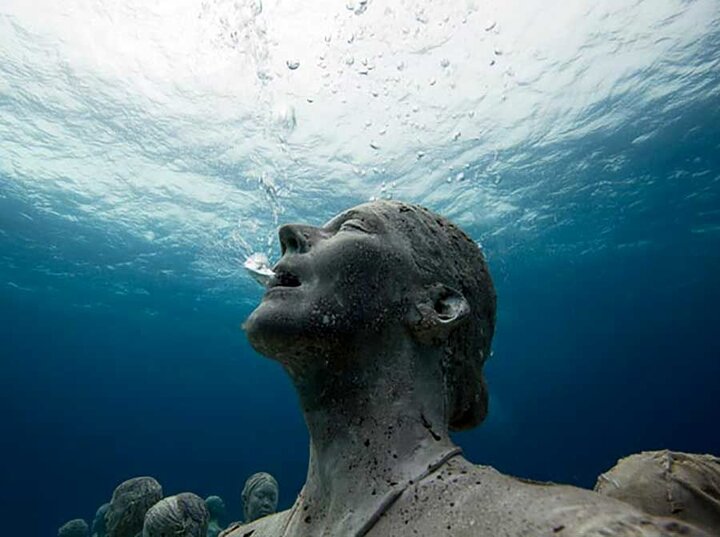 عجیب ترین موزه جهان زیر آب که از دیدنش تعجب خواهید کرد! + فیلم