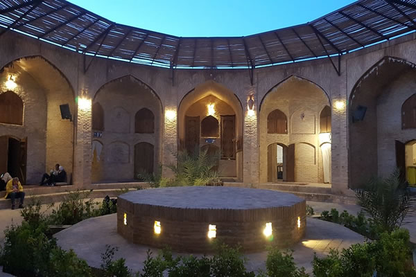 معماری بیهمتای کاروانسرای زینالدین یزد