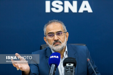 سید محمد حسینی  جمع‌آوری ۲۰۰ امضا برای استیضاح وزیر کشور را تکذیب کرد